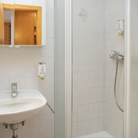 Eaux-vives 205 By Interhome 아파트 *